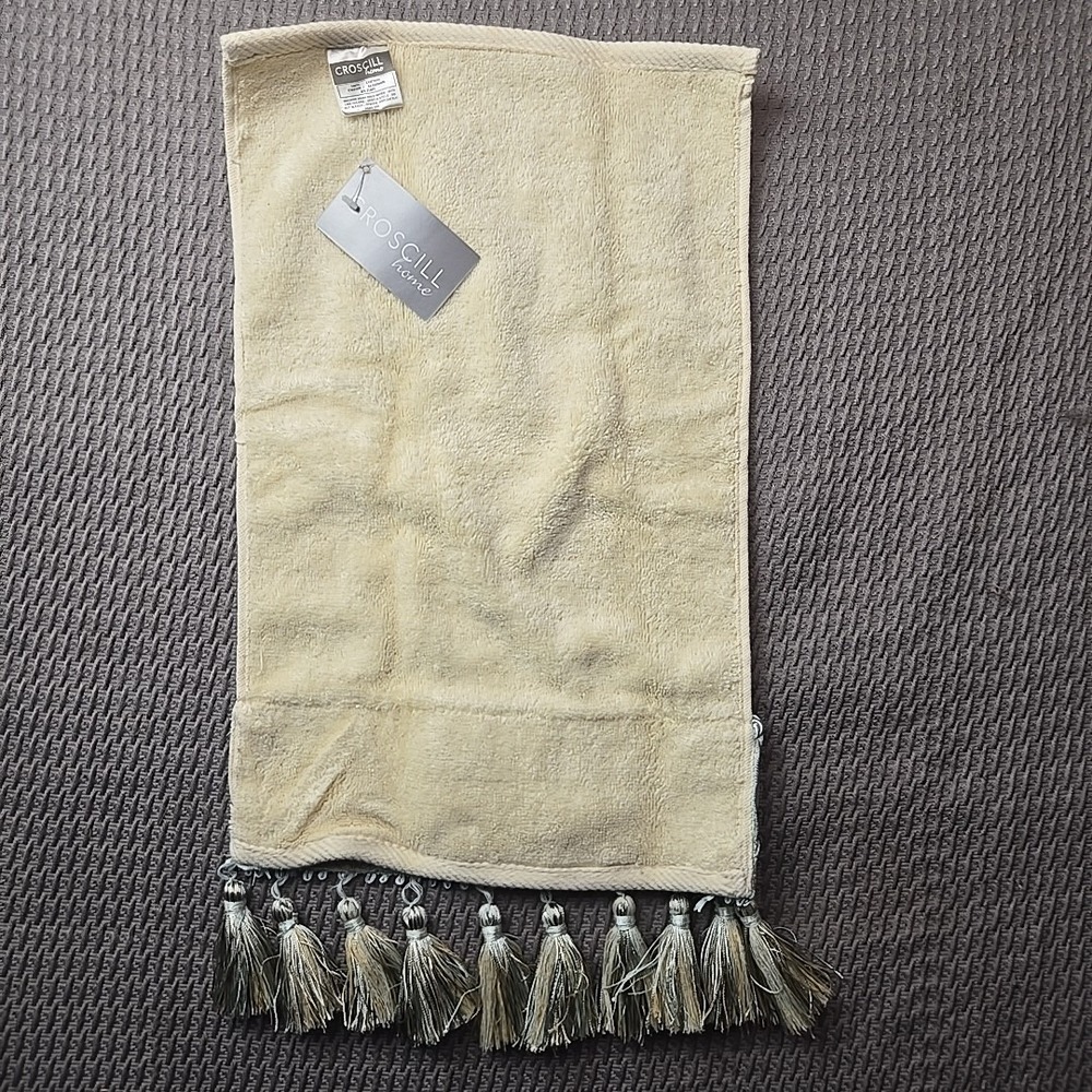 NWT Croscill "Trail" Blue Fingertip Towel - Gold Tassels & Damask Trim - Vintage - Picture 5 of 7